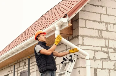 Pose et remplacement de gouttières au Tourne